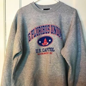 sweatshirt, capitol building Washington, DC